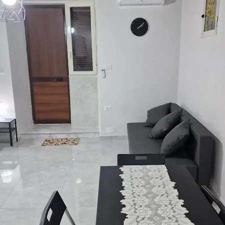 Vincent's House Naples